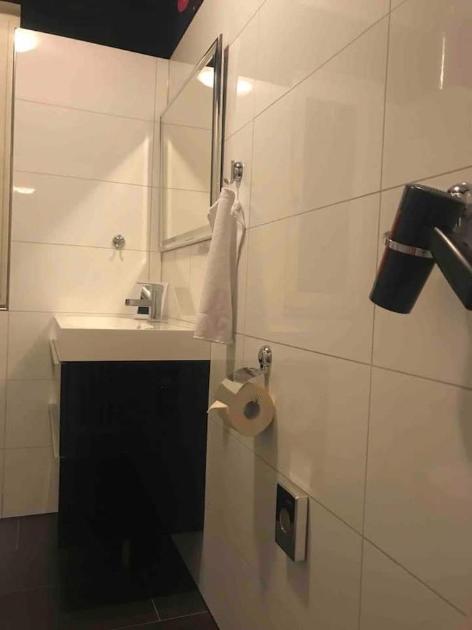 Schoene Grosse Wohnung 2 Schlafzimmer Bis 6 Pax Naehe Stadion Signal Iduna 도르트문트 외부 사진