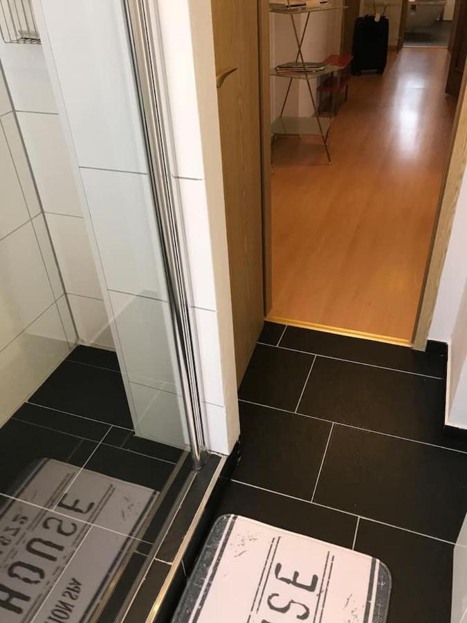 Schoene Grosse Wohnung 2 Schlafzimmer Bis 6 Pax Naehe Stadion Signal Iduna 도르트문트 외부 사진